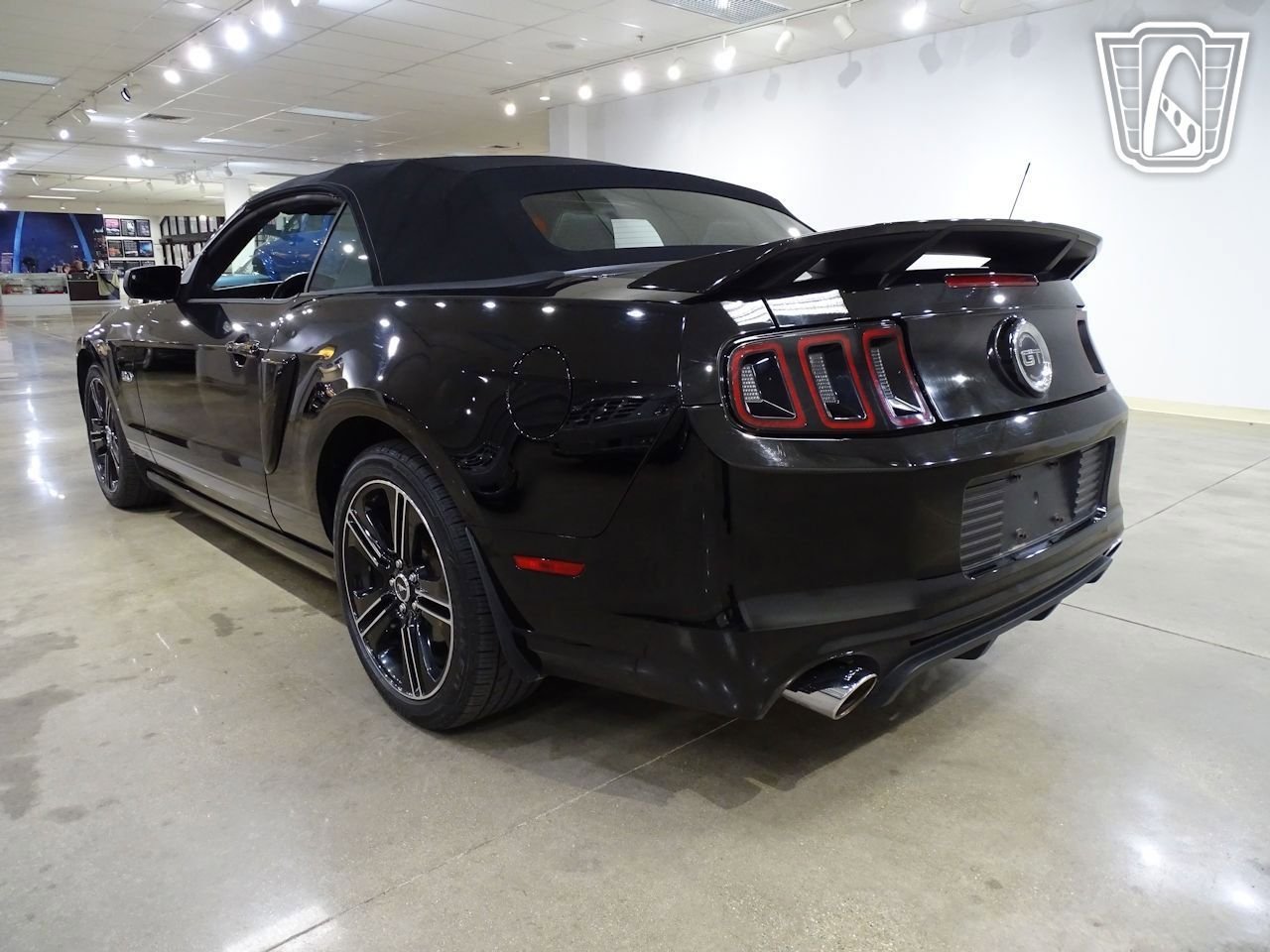 Used 2014 Ford Mustang GT Premium w/ Equipment Group 402A RWD image 10