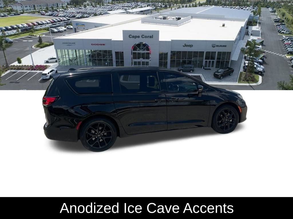 Used 2024 Chrysler Pacifica Touring-L w/ S Appearance Package FWD image 18