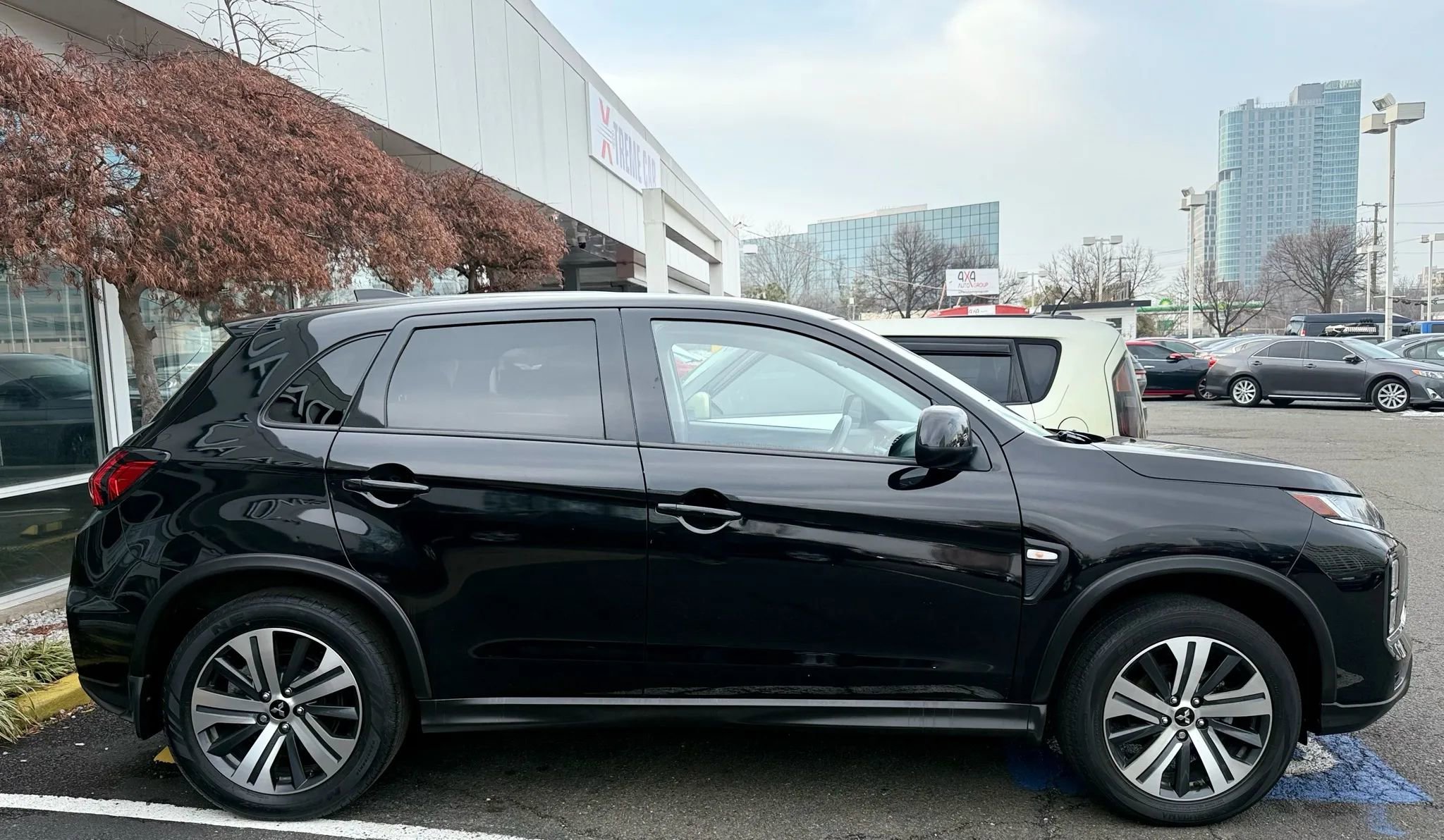 Used 2022 Mitsubishi Outlander Sport ES FWD image 8