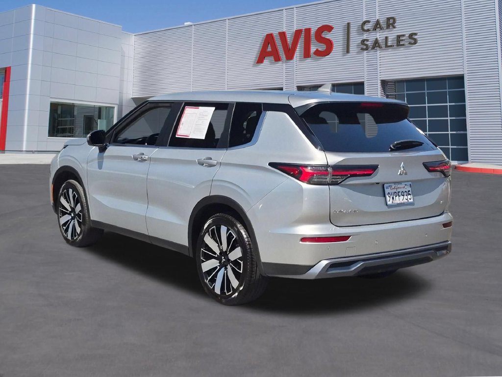 Used 2025 Mitsubishi Outlander SE AWD/4WD image 9