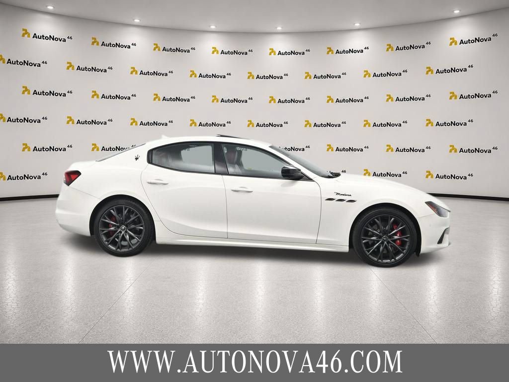 Used 2022 Maserati Ghibli Modena RWD image 10