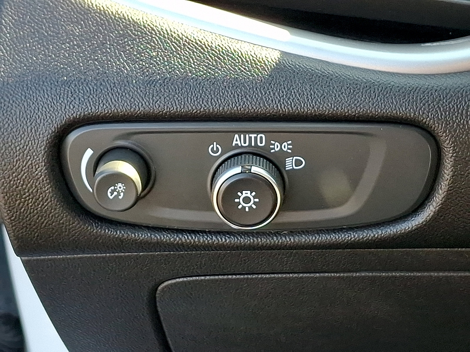 Used 2024 Chevrolet Malibu LT FWD image 23