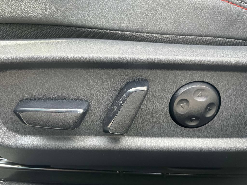 New 2026 Nissan Sentra SR w/ SR Premium Package FWD image 15