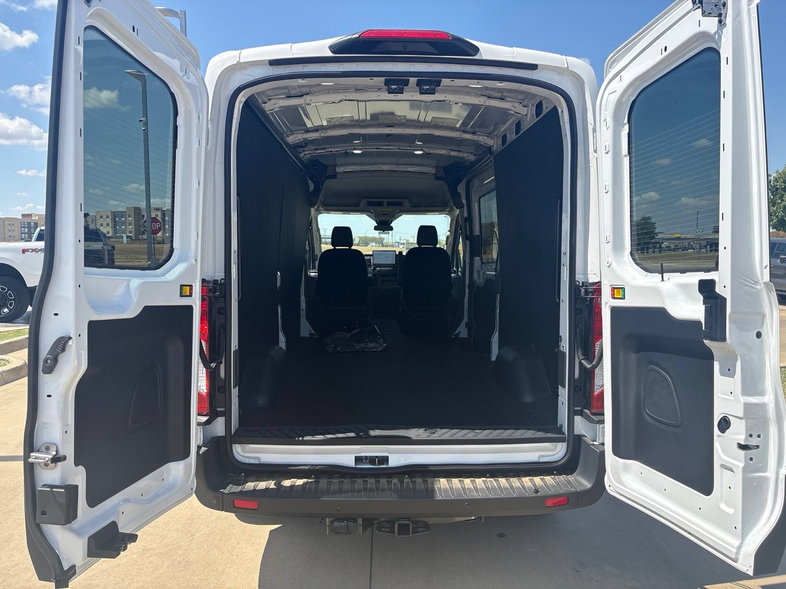 New 2026 Ford Transit 250 148 Medium Roof w/ Load Area Protection Package RWD image 6