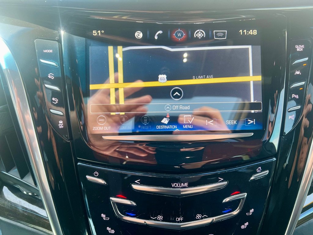 Used 2017 Cadillac Escalade ESV Platinum image 33