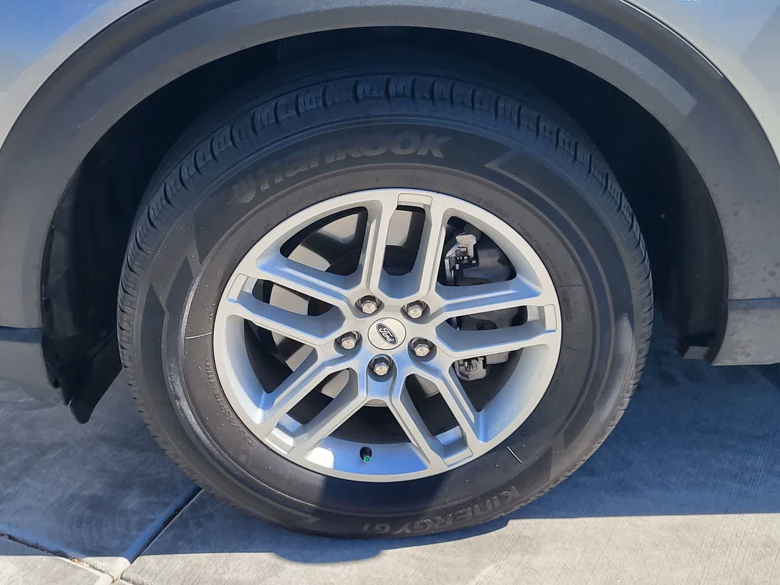 Used 2025 Ford Explorer Active w/ Active Comfort Package RWD image 8