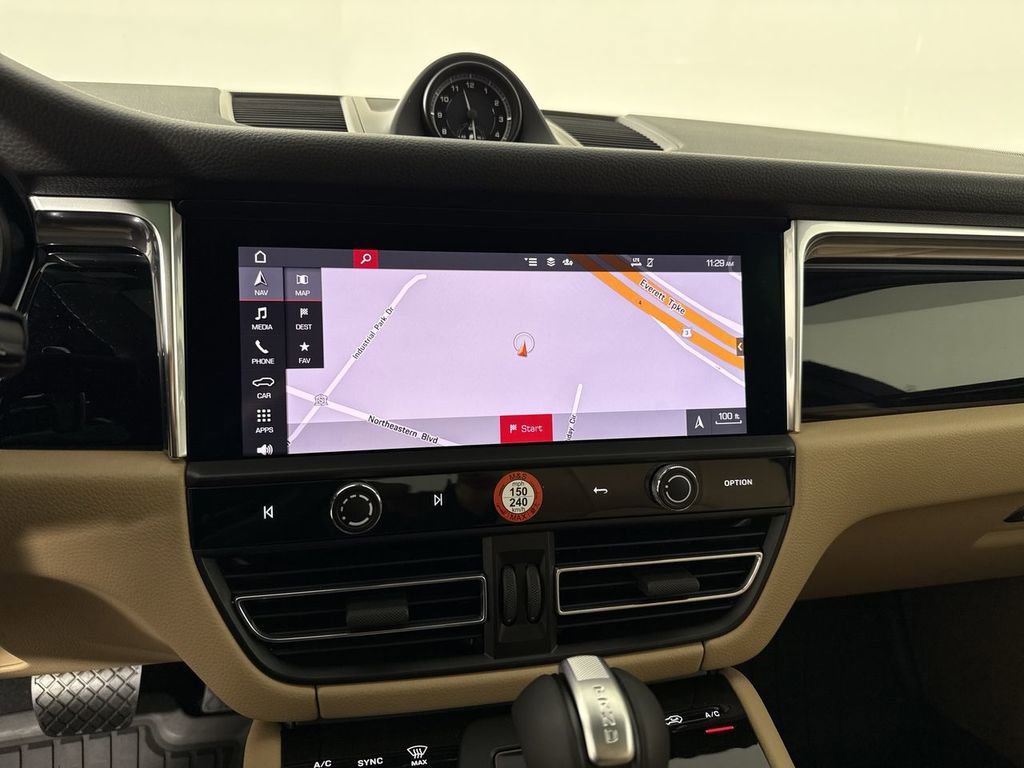 New 2026 Porsche Macan AWD/4WD image 27