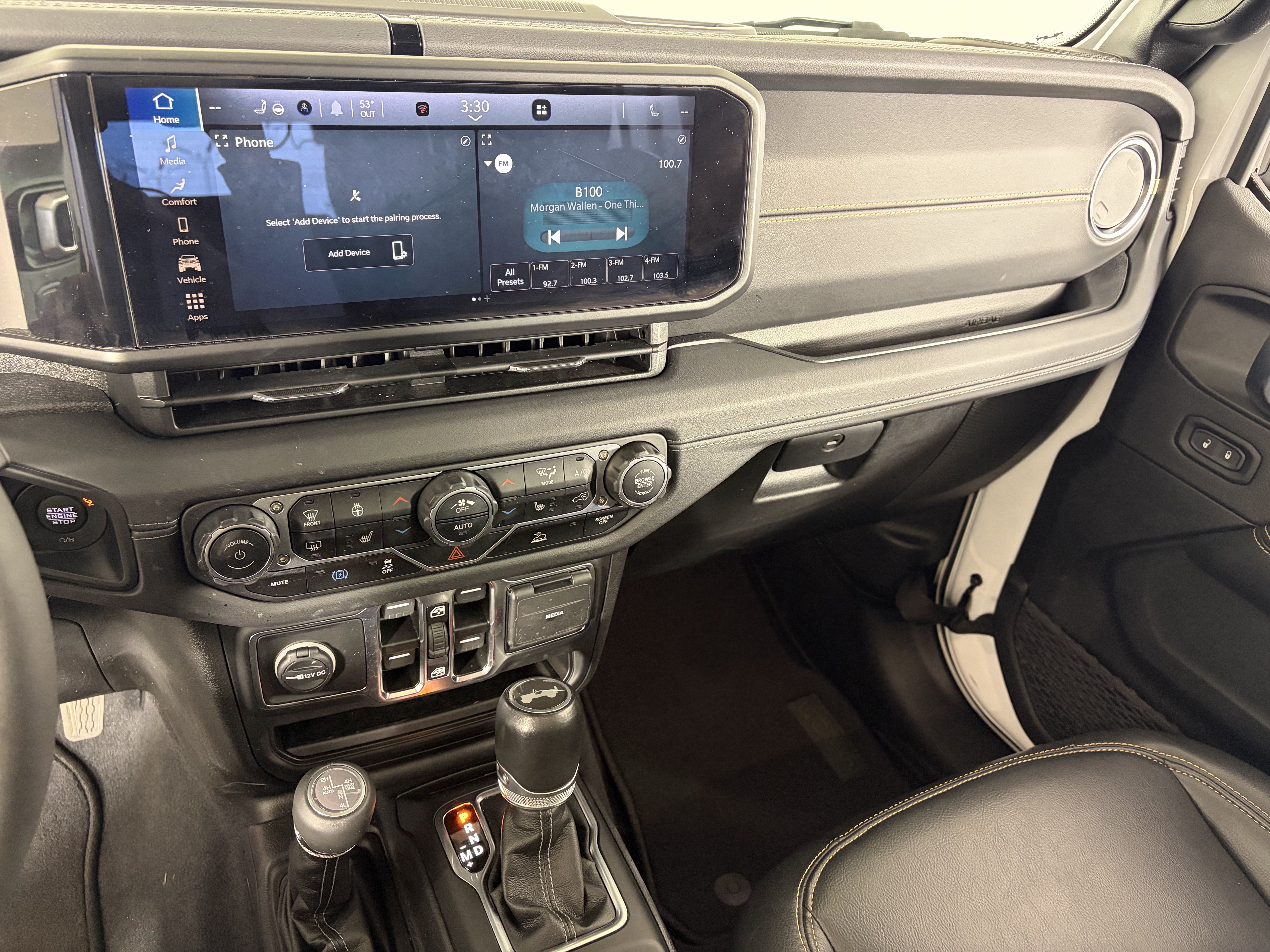 Used 2024 Jeep Wrangler Unlimited Sahara AWD/4WD image 4