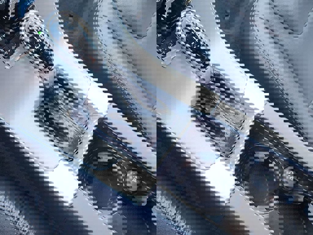 Used 2018 Volvo V60 T5 Cross Country AWD/4WD image 29