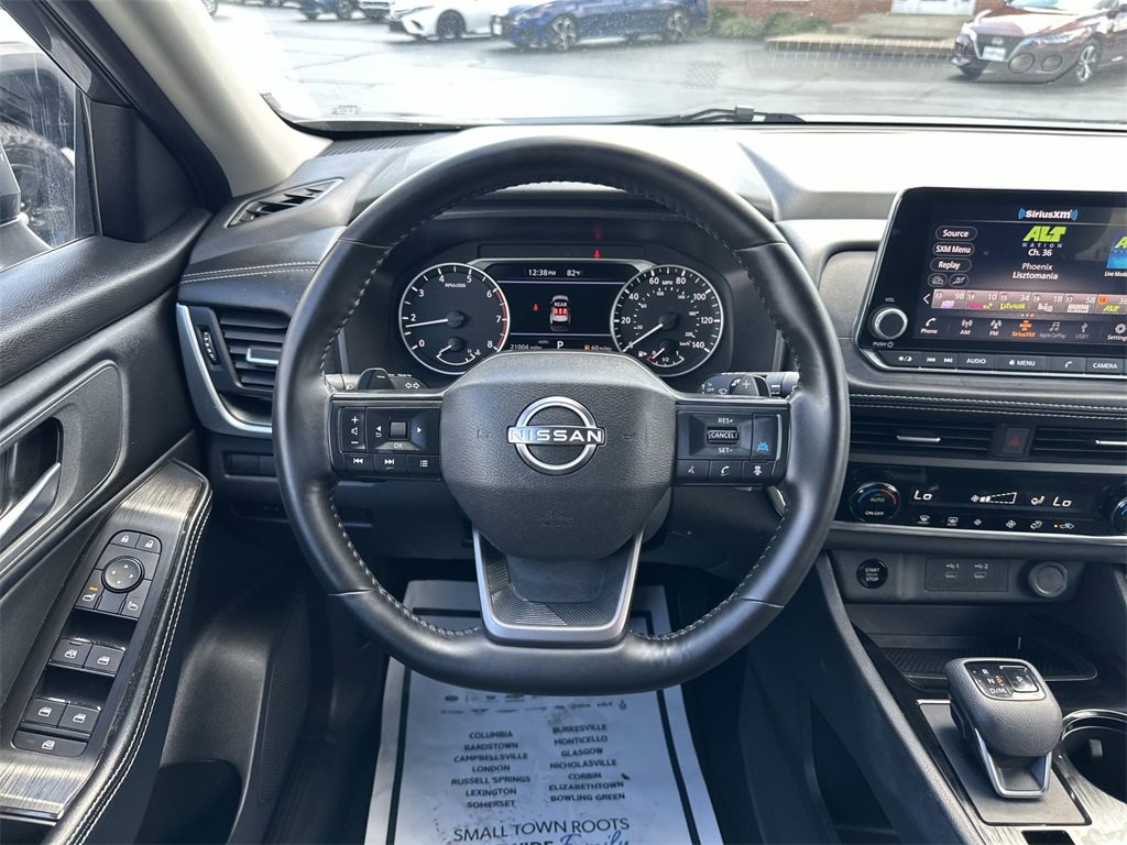 Used 2025 Nissan Rogue SV image 14