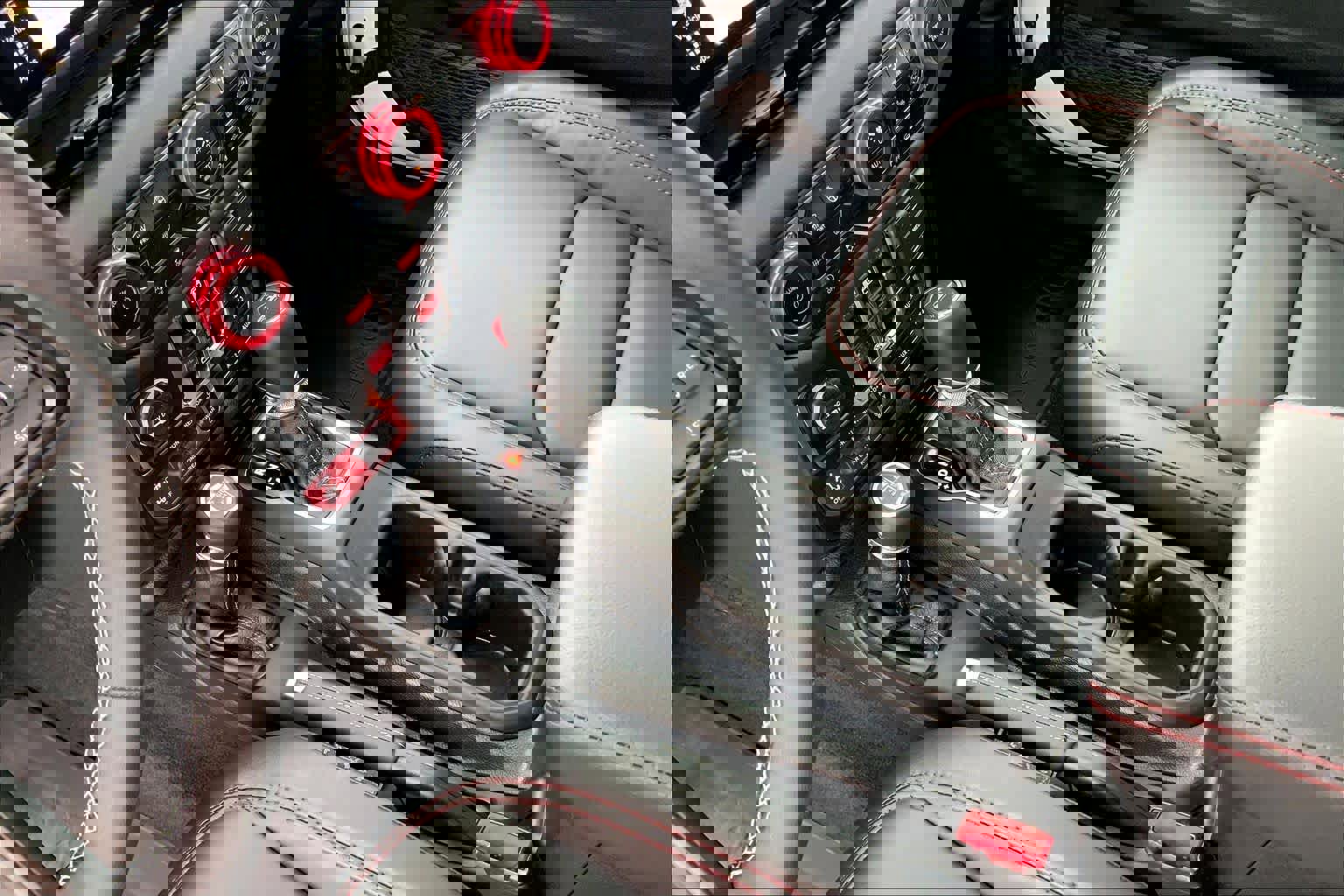 Used 2025 Jeep Gladiator Rubicon AWD/4WD image 15