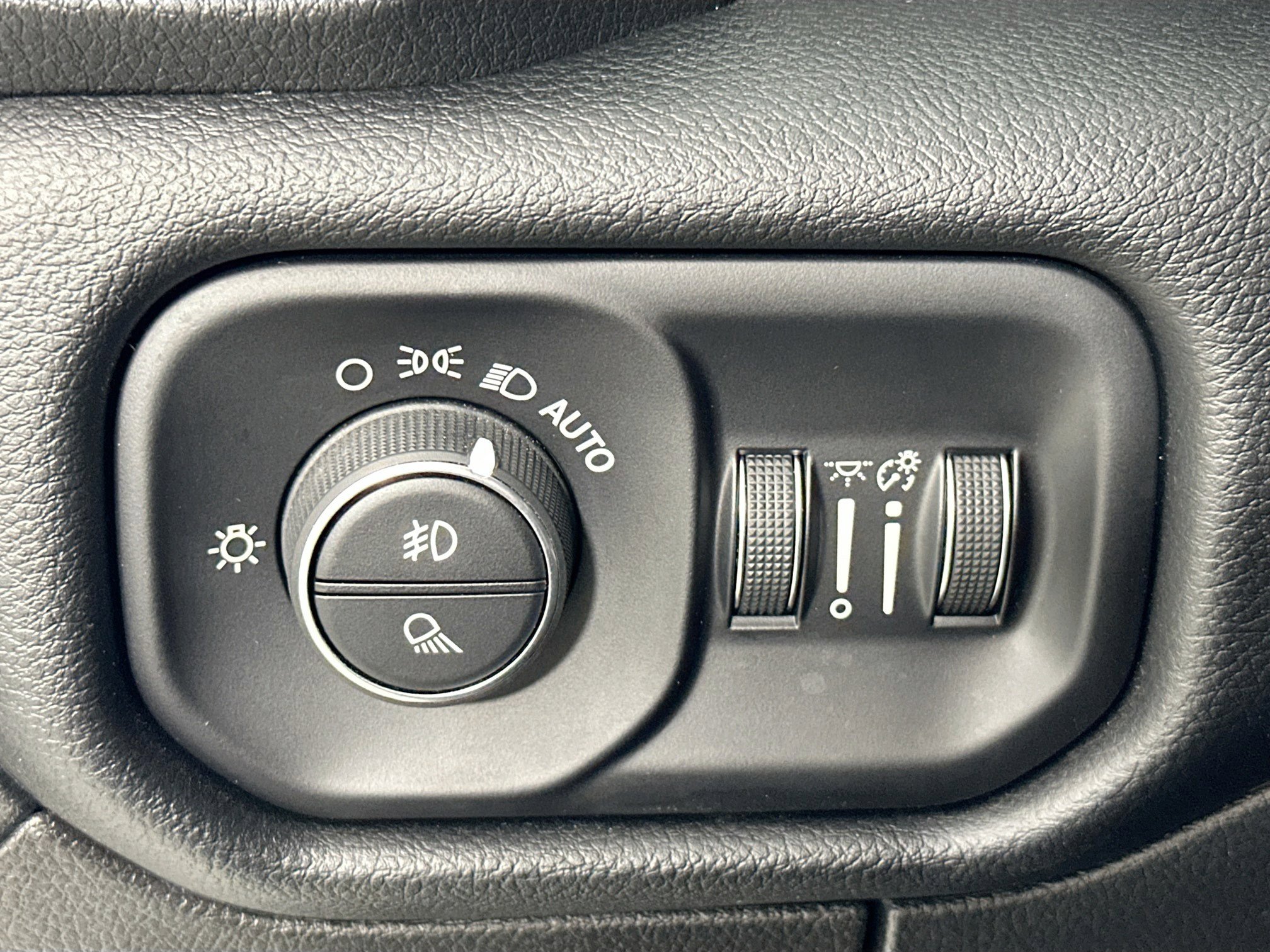 Used 2022 RAM 1500 Laramie RWD image 10