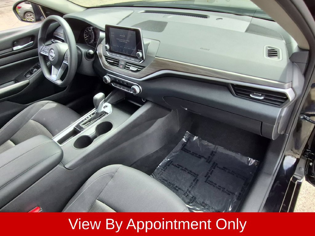 Used 2025 Nissan Altima 2.5 SV FWD image 28