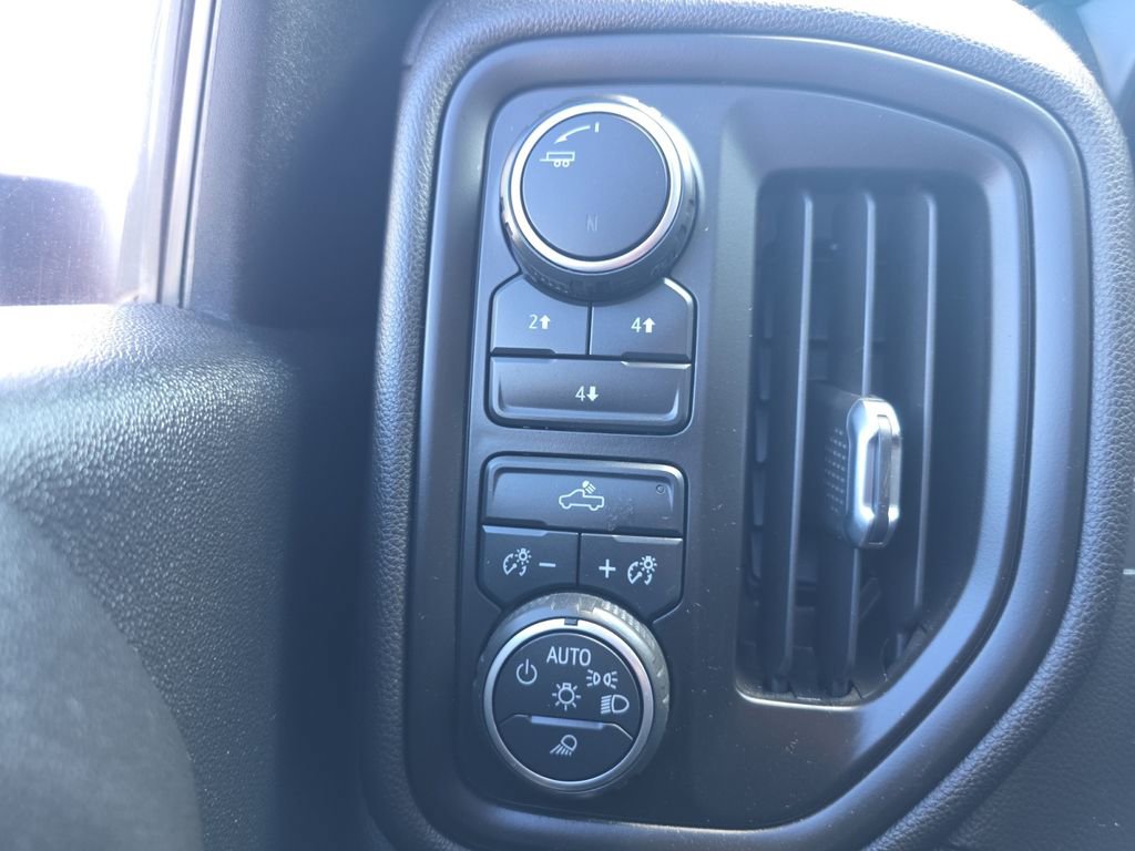 Used 2020 Chevrolet Silverado 2500 Custom w/ Custom Value Package image 24