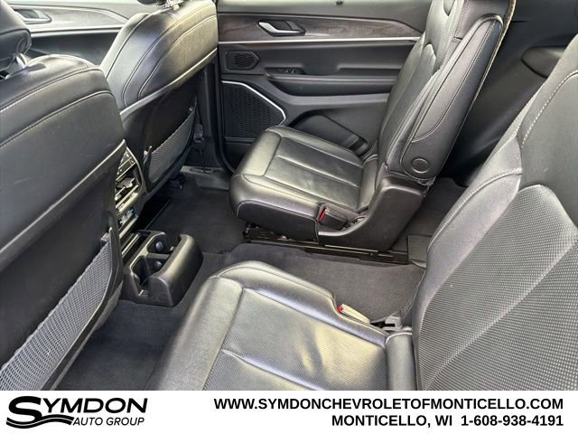 Used 2023 Jeep Grand Cherokee L Limited w/ Luxury Tech Group II image 18