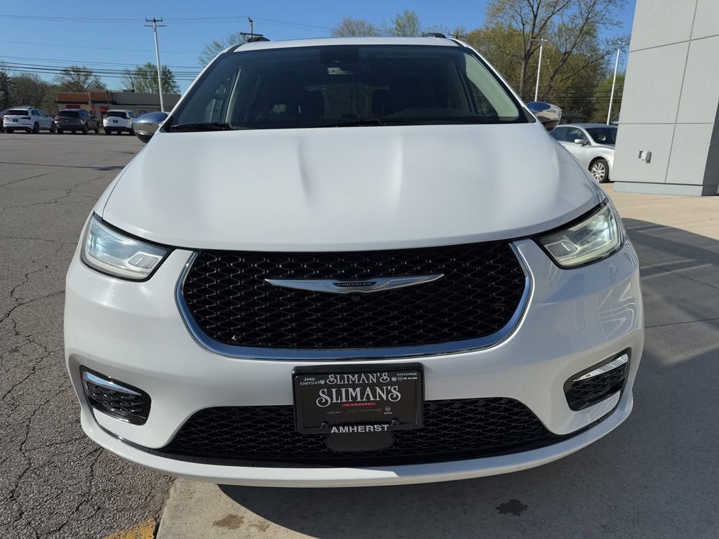 Used 2023 Chrysler Pacifica Limited FWD image 11