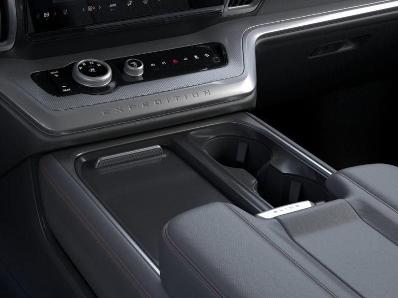New 2025 Ford Expedition Active image 11