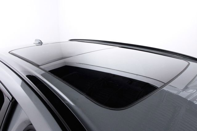 Used 2025 Volvo XC60 B5 Plus image 36