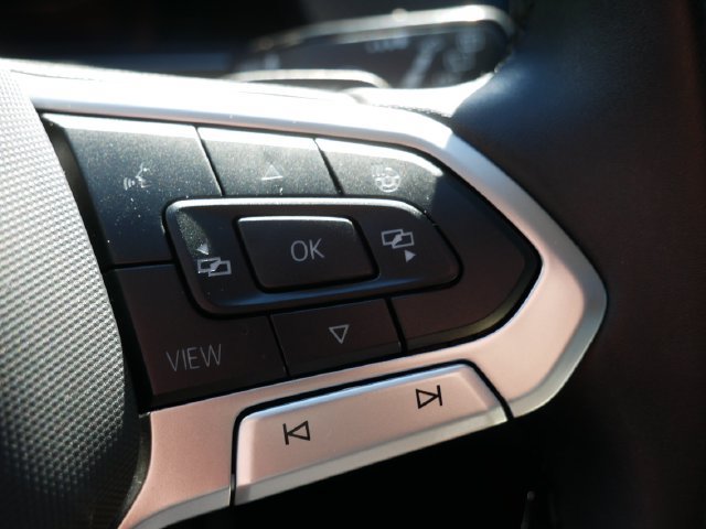 Used 2025 Volkswagen Atlas Peak Edition SE AWD/4WD image 25