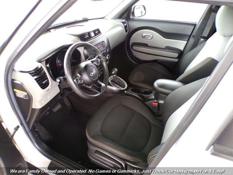 Used 2015 Kia Soul + FWD image 15