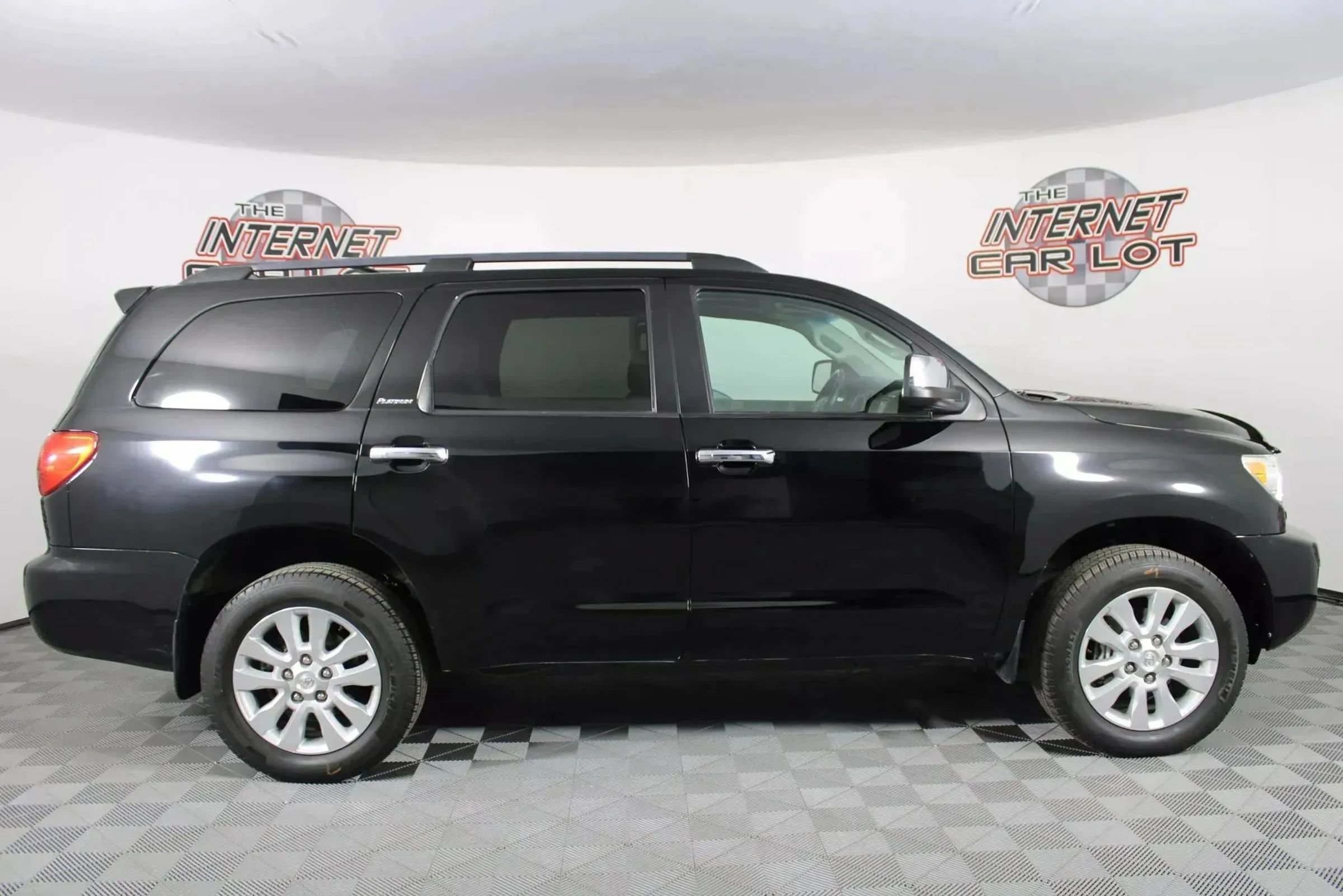 Used 2016 Toyota Sequoia Platinum AWD/4WD image 8