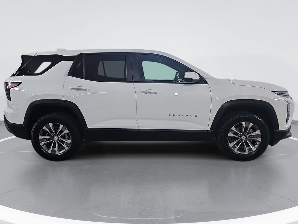 Certified 2025 Chevrolet Equinox LT AWD/4WD image 2