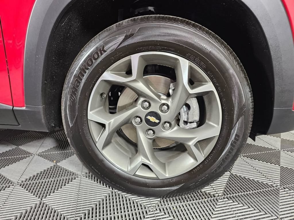 New 2026 Chevrolet Trax LT w/ Driver Confidence Package FWD image 9