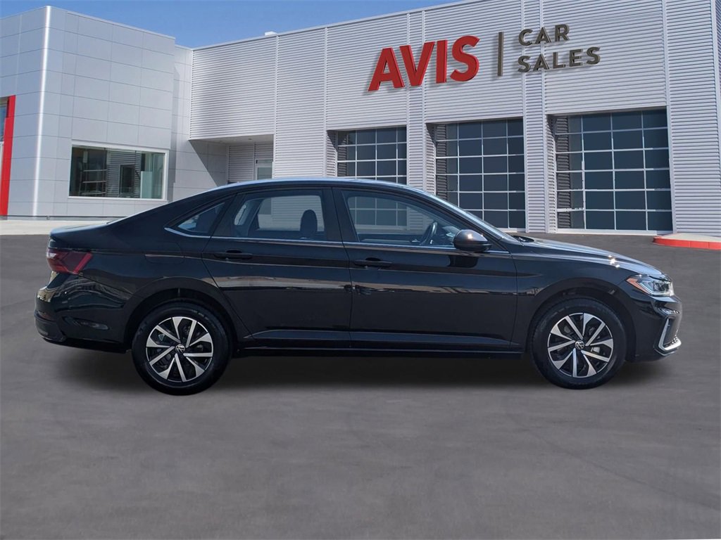 Used 2025 Volkswagen Jetta S image 5