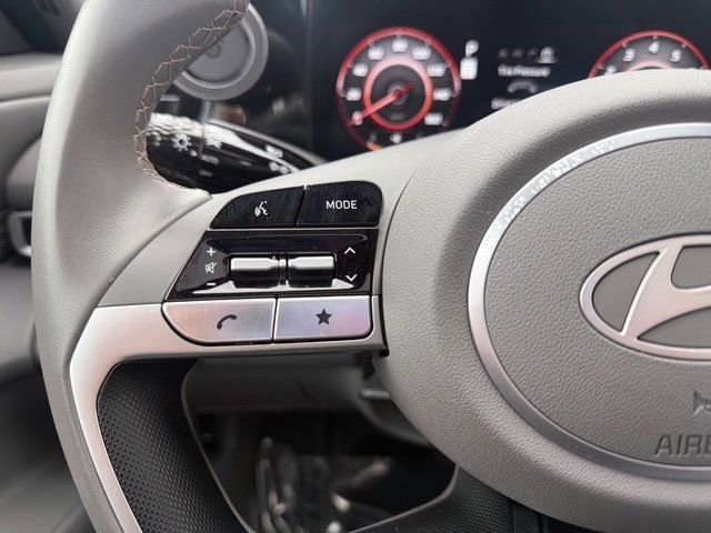 Used 2025 Hyundai Elantra SEL image 14