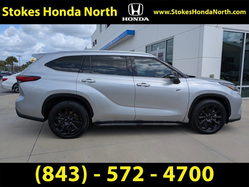 Used 2021 Toyota Highlander Platinum image 3