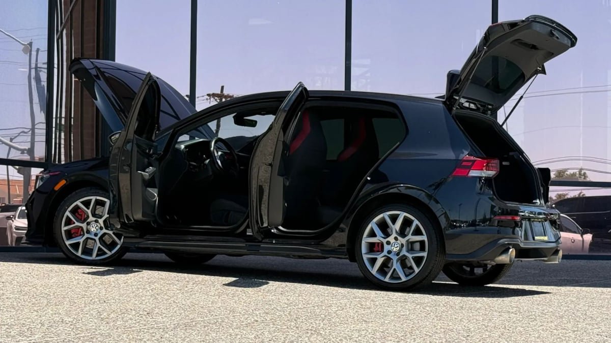 Used 2022 Volkswagen GTI S FWD image 29