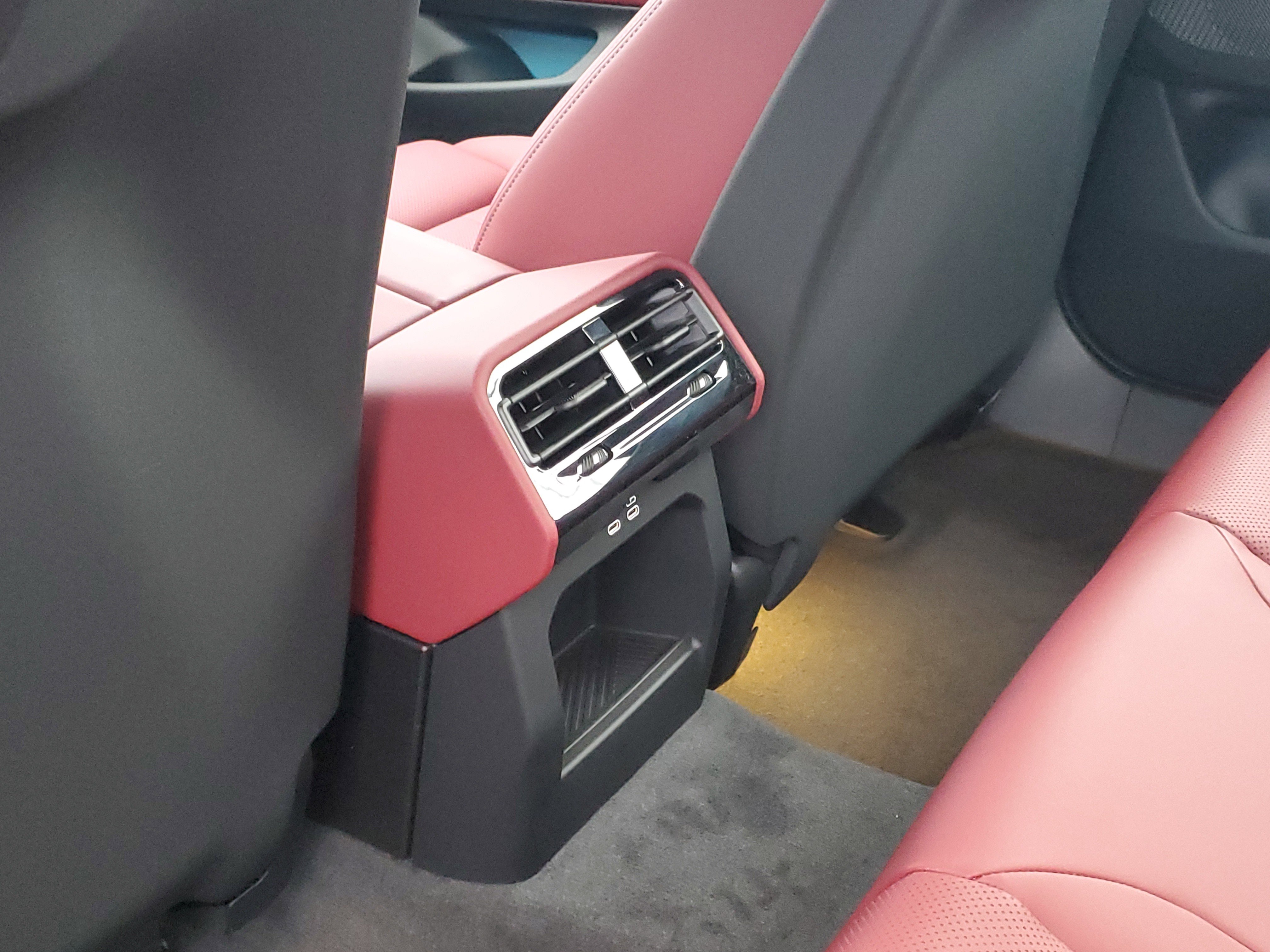 New 2026 BMW 530i xDrive w/ Premium Package image 25