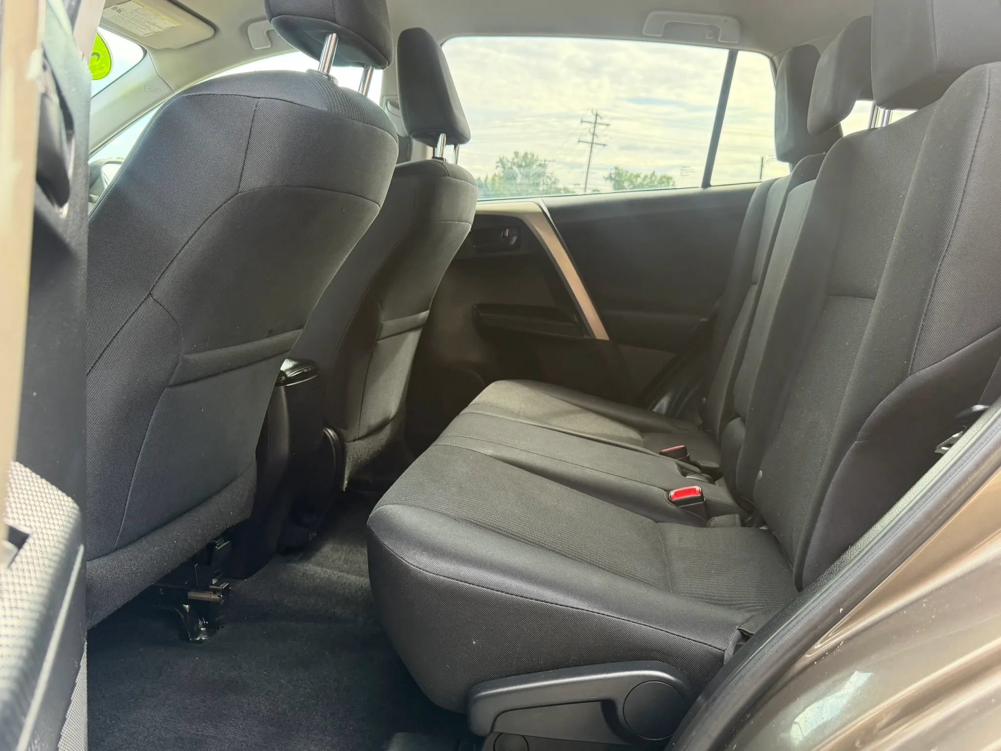 Used 2015 Toyota RAV4 LE FWD image 13