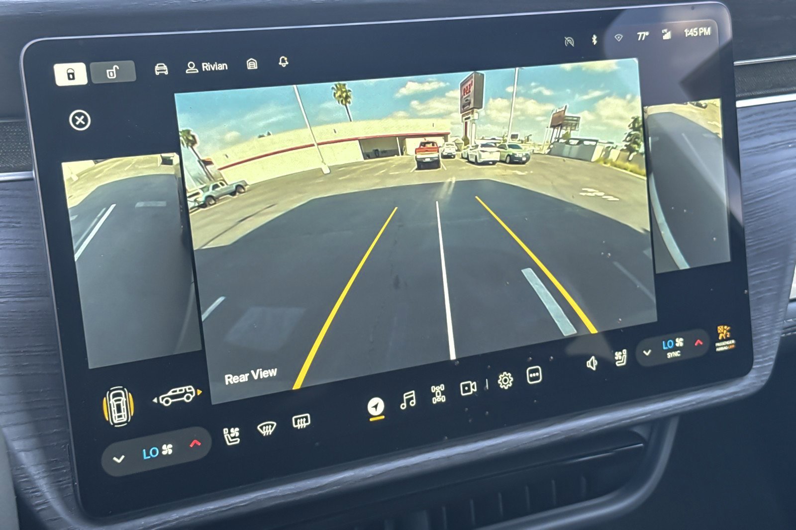 Used 2023 Rivian R1S Launch Edition image 20