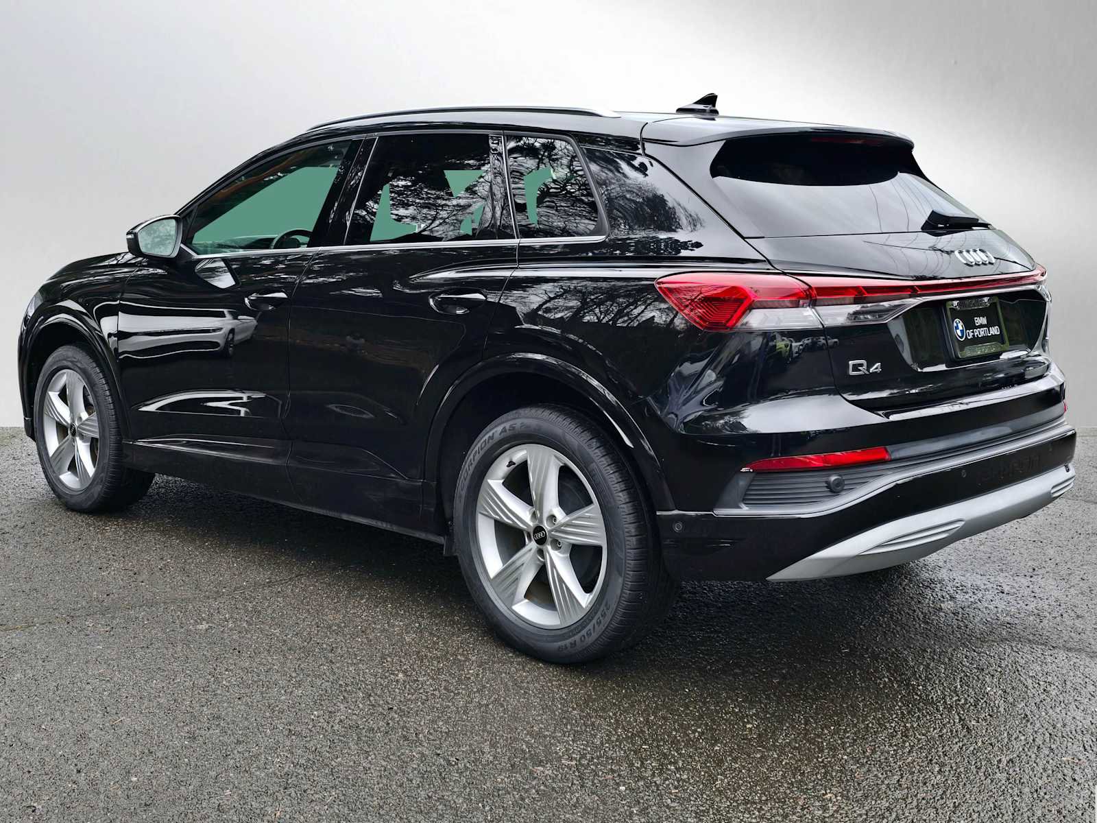 Used 2022 Audi Q4 e-tron Prestige image 5