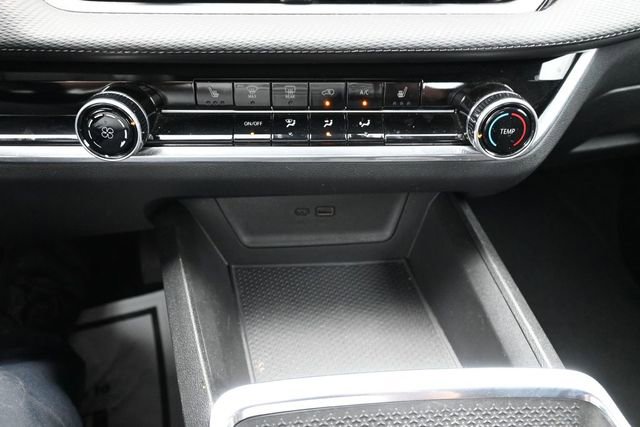 Used 2025 Chevrolet Equinox LT FWD image 44