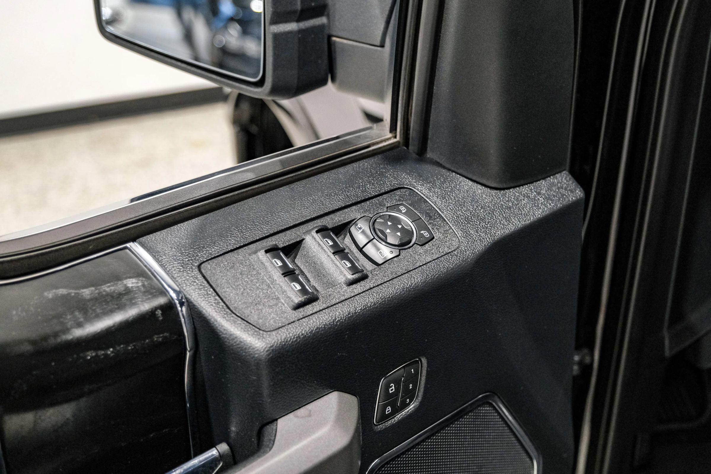 Used 2020 Ford F150 Platinum image 40