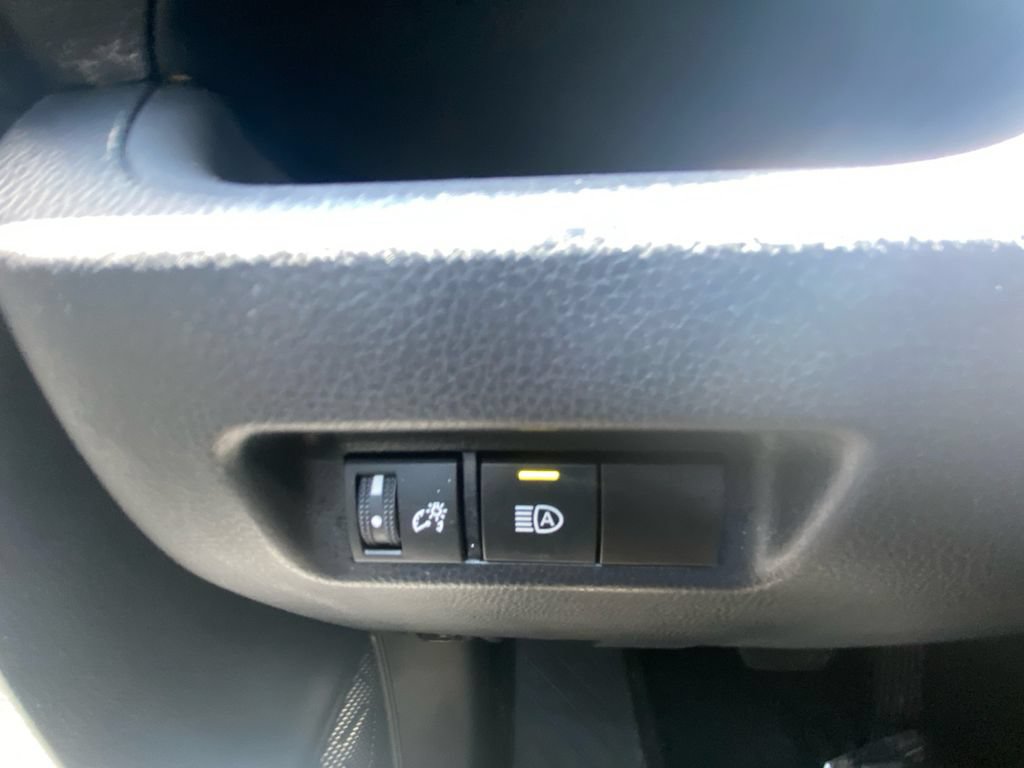 Used 2023 Toyota RAV4 LE AWD/4WD image 22