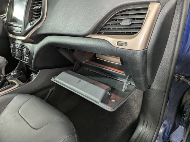 Used 2016 Jeep Cherokee Limited image 28