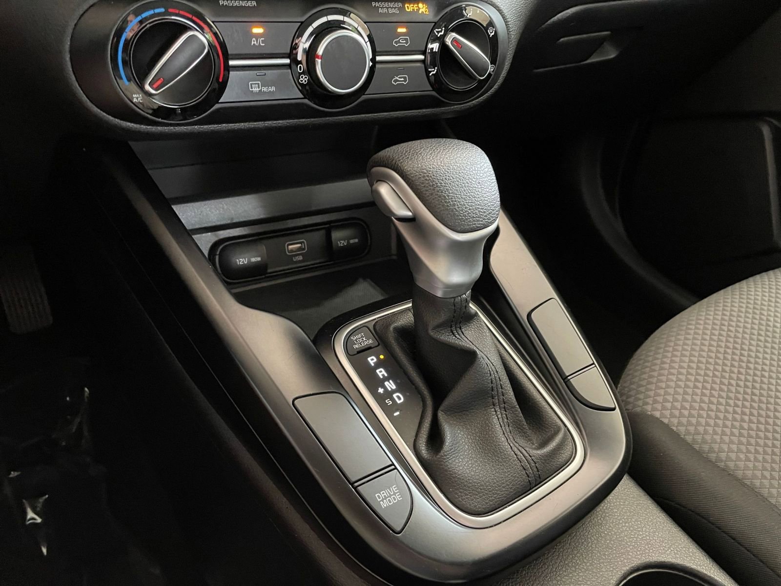 Used 2025 Kia Soul LX w/ LX Technology Package FWD image 39