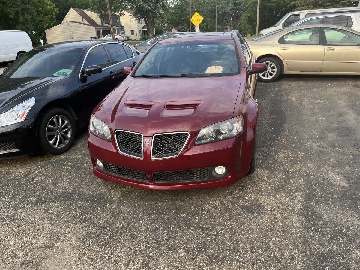 Used 2009 Pontiac G8 w/ Premium Package RWD image 4