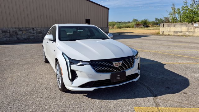 New 2025 Cadillac CT4 Premium Luxury