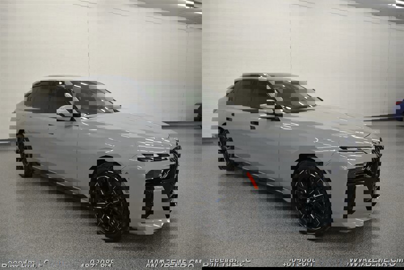 Used 2024 BMW 740i w/ M Sport Professional Package image 7