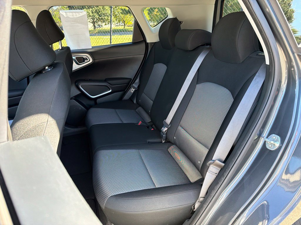 Used 2022 Kia Soul LX FWD image 18