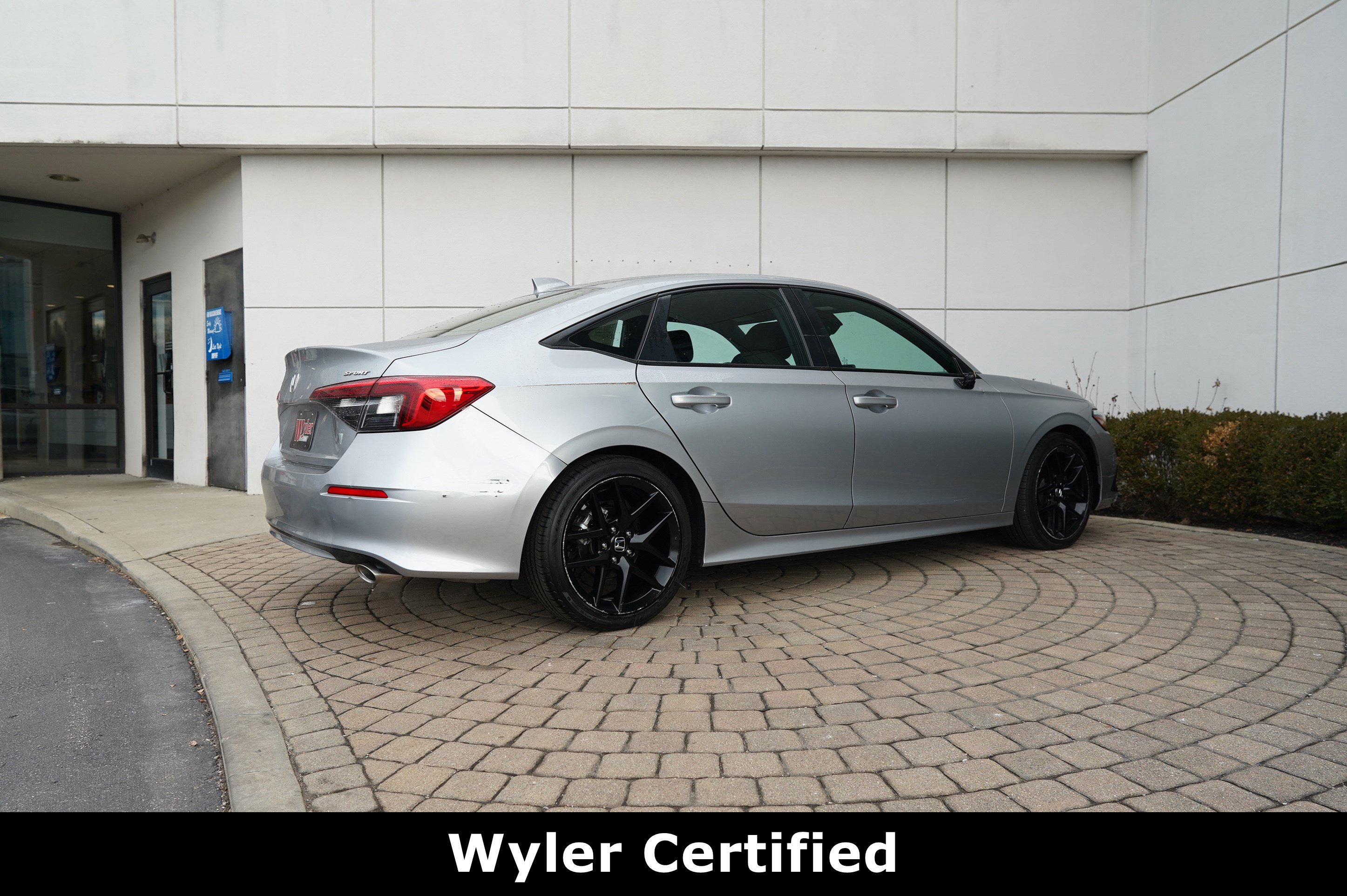 Used 2023 Honda Civic Sport image 3