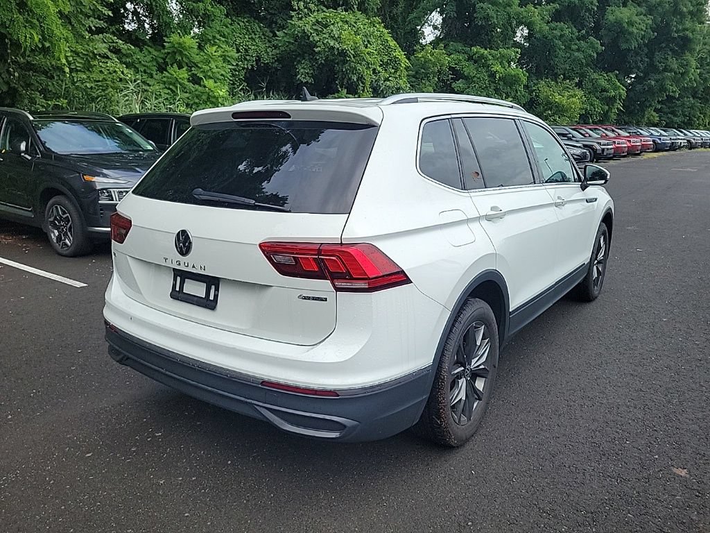 Used 2022 Volkswagen Tiguan SE AWD/4WD image 3