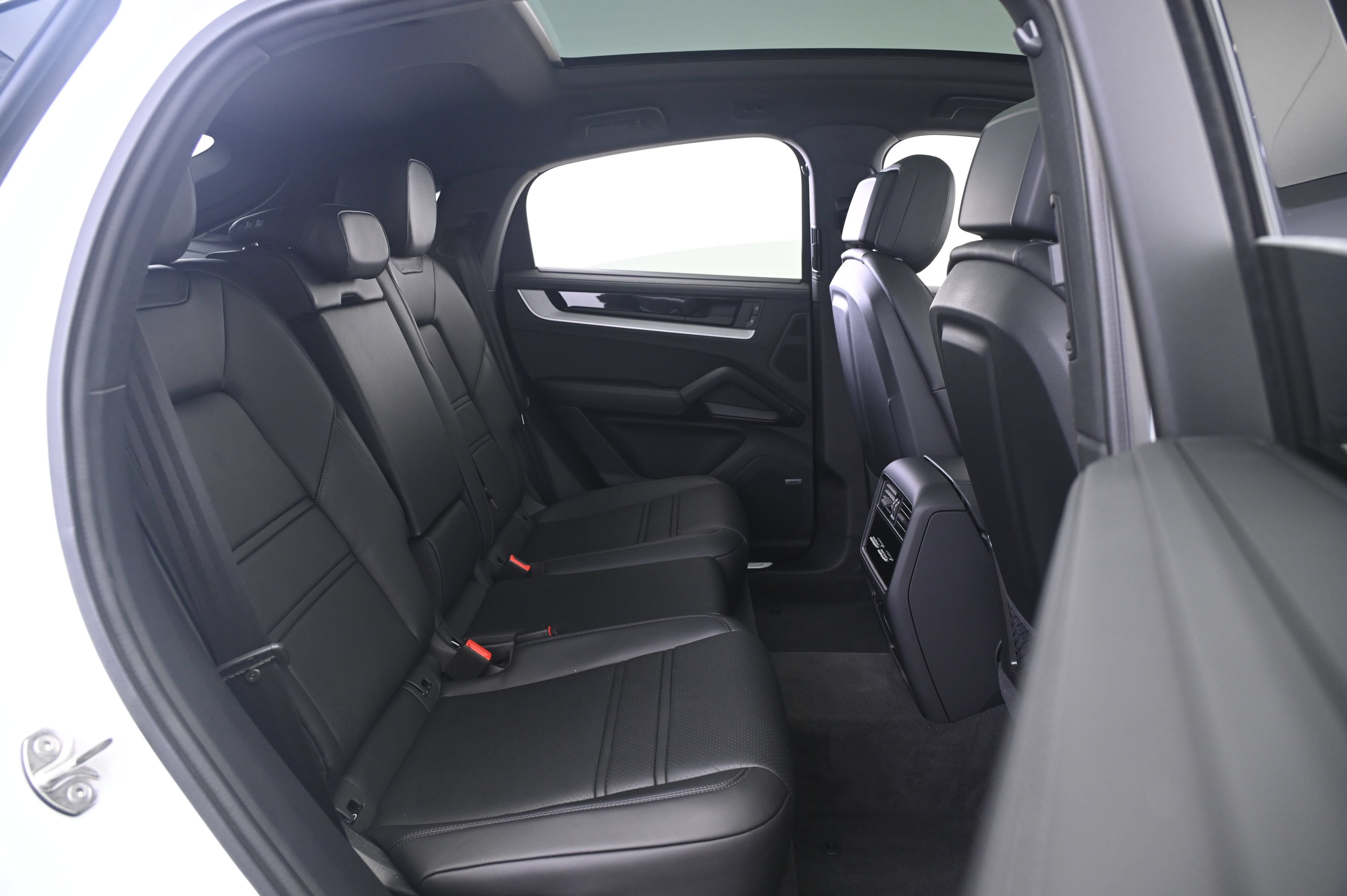 Certified 2026 Porsche Cayenne S AWD/4WD image 18