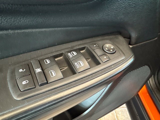 Used 2016 Jeep Cherokee Trailhawk w/ Comfort/Convenience Group AWD/4WD image 10
