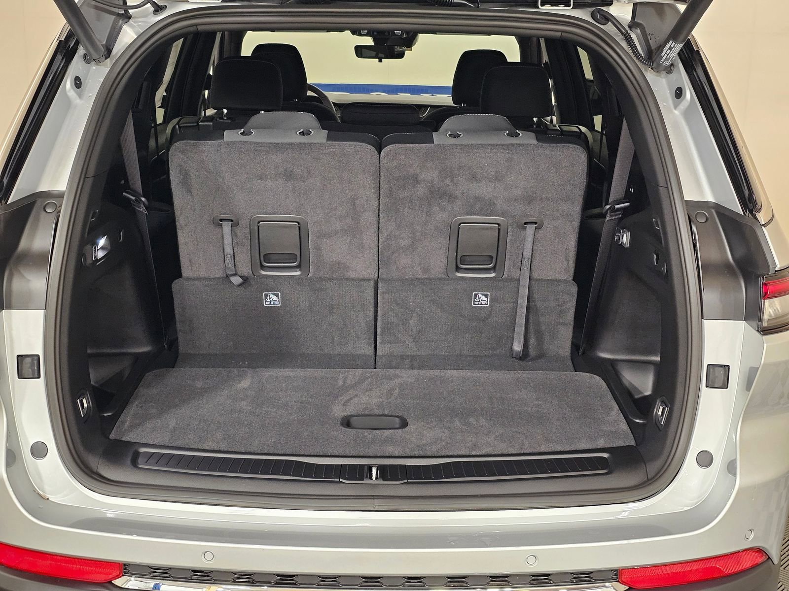 New 2025 Jeep Grand Cherokee L Altitude image 36