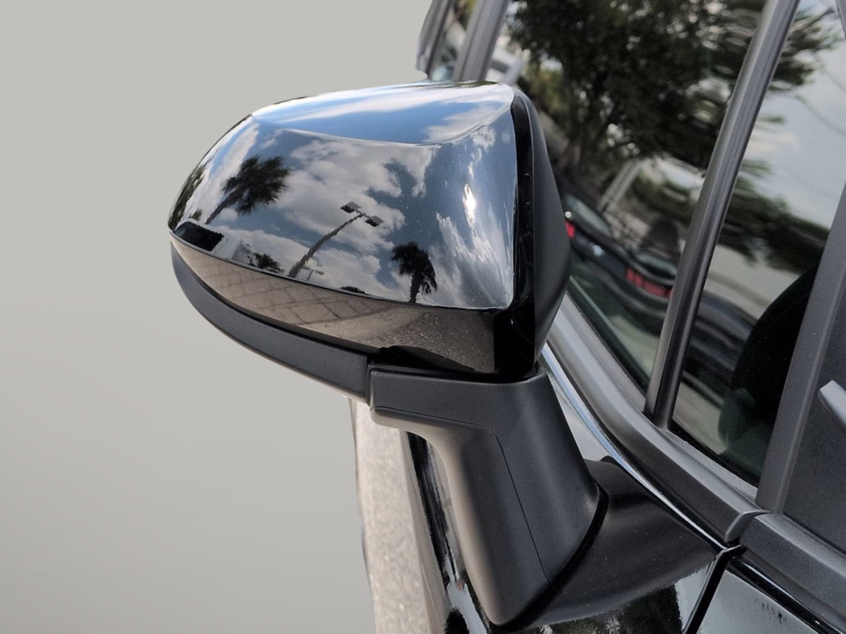 Used 2025 Toyota Corolla LE FWD image 13